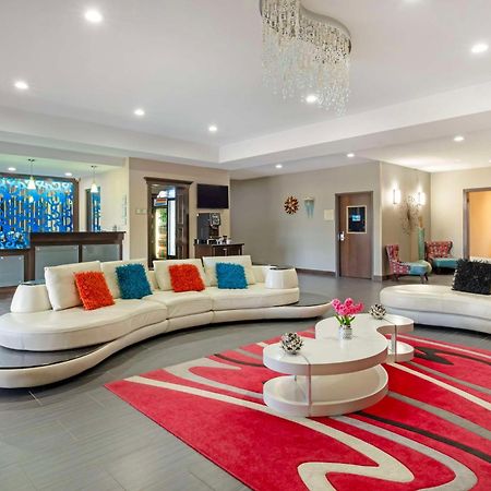 Best Western Plus Pleasanton Hotel מראה חיצוני תמונה